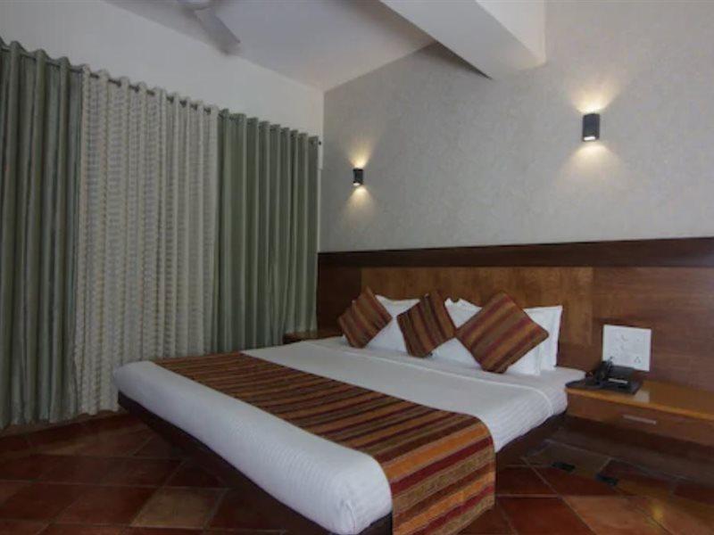 Hotel Chandralok Lonavala Eksteriør bilde