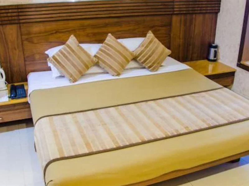 Hotel Chandralok Lonavala Eksteriør bilde