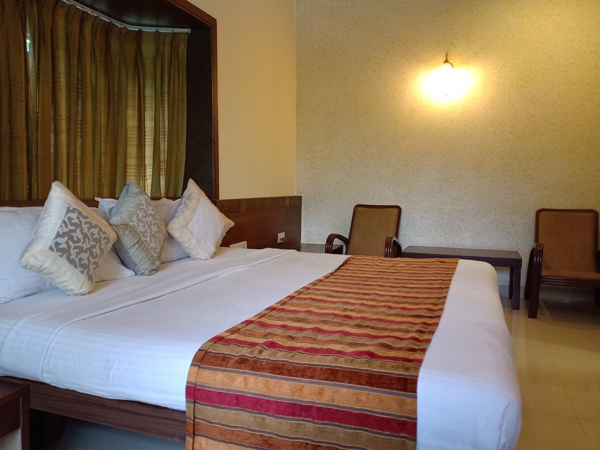 Hotel Chandralok Lonavala Eksteriør bilde