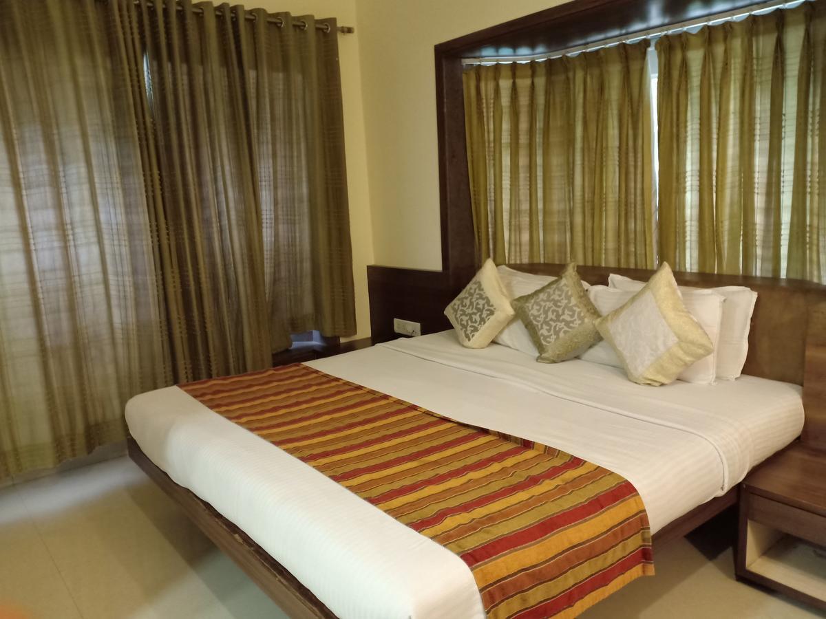 Hotel Chandralok Lonavala Eksteriør bilde